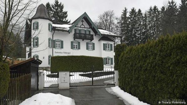  У Німеччині продають розкішну віллу сім'ї екс-президента СРСР. Будинок у Німеччині, в якому жив колишній президент СРСР Михайло Горбачов разом зі своєю родиною, виставлений на продаж.