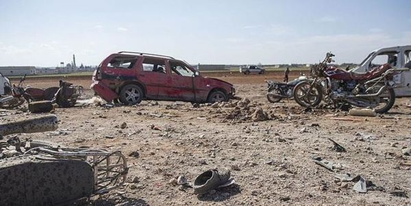 У сирійському Ель-Бабі стався теракт, багато загиблих. В результаті вибуху замінованого автомобіля в передмісті сирійського міста Ель-Баб загинули щонайменше 45 осіб.