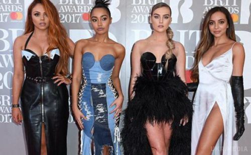 Учасниця відомого гурту оконфузилась на червоній доріжці, показавши більше ніж очікувала (фото). Учасниці гурту Little Mix завітали на премію BRIT у Лондоні. 