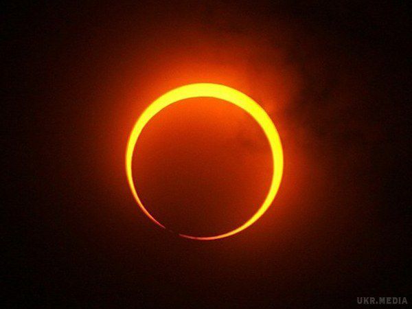 У неділю очікується незвичайне сонячне затемнення. У неділю, 26 лютого, жителі Землі зможуть спостерігати кільцеподібне сонячне затемнення
