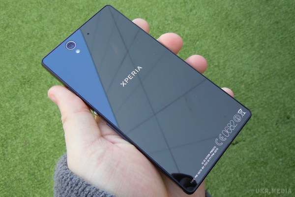 Sony представила смартфон з унікальною камерою. Sony презентувала новий флагманський смартфон Xperia XZ Premium. Його головними фішками стали 4K-дисплей та унікальна камера