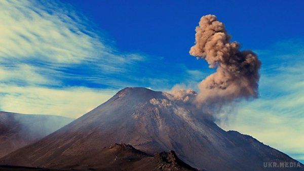 Виверження вулкану на Сицилії: вражаюче відео. На італійському острові Сицилія триває виверження вулкану Етна.