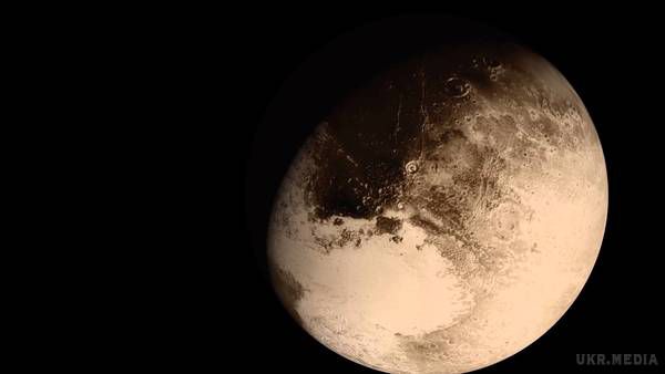 Дивовижне відкриття вчених на Плутоні. Вчені отримали від космічного шатла New horizons, який веде спостереження за Плутоном, фотографії з густим органічним туманом.