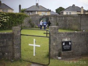  Масове поховання дітей знайшли в Ірландії.  На території колишнього католицького дитячого будинку в Ірландії знайдено масове поховання немовлят і дітей.