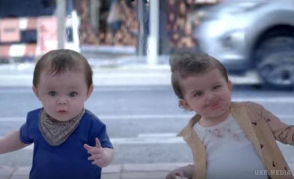 Унікальне відео: ми всі родом з дитинства. З віком ми стаємо все серйозніше, тому що у нас з'являються обов'язки, які ми повинні виконувати. Але це відео нагадує нам, що в житті є місце для гри.