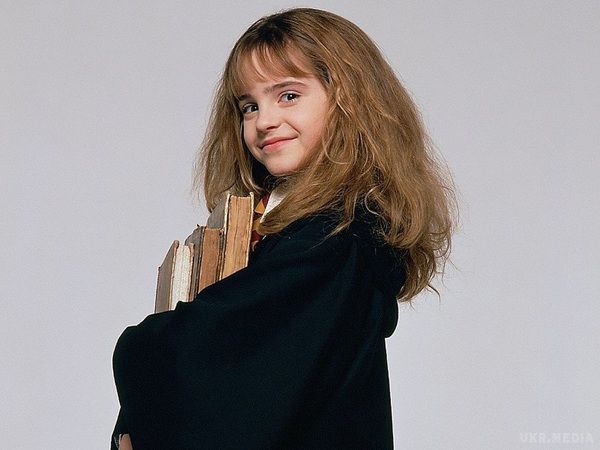 Відверті фото зірки «Гаррі Поттера» Емма Уотсон без ліфчика викликали сплеск агресії... Так, чарівниця-підліток вже виросла.