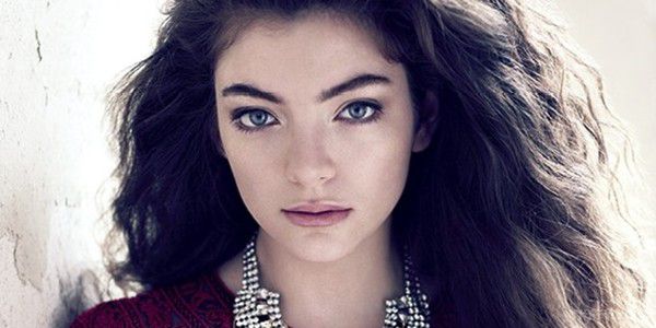 Співачка Lorde випустила першу за три роки пісню (відео). Співачка також представила кліп на композицію Green Light.