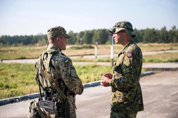 Канадські військові ще два роки тренуватимуть українськиу армію. Канадські військові інструктори в рамках операції UNIFIER тренуватимуть українських воїнів до 31 березня 2019 року,