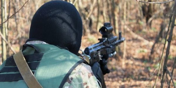 АТО: виявлена ворожа снайперська група. За минулу добу бойовики відкривали вогонь 69 разів, на українських позиціях втрат немає.