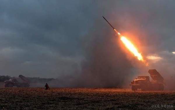 Позиції ЗСУ обстріляли з установок Град з території школи. Противник вів обстріл з артилерії і РСЗВ Град.