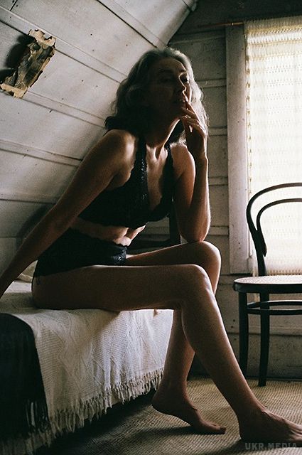 У рекламі еротичного білизни Lonely знялася 57-річна модель Мерсі Брюер. У рекламі еротичного білизни Lonely знялася 57-річна Мерсі Брюер з Нової Зеландії. 