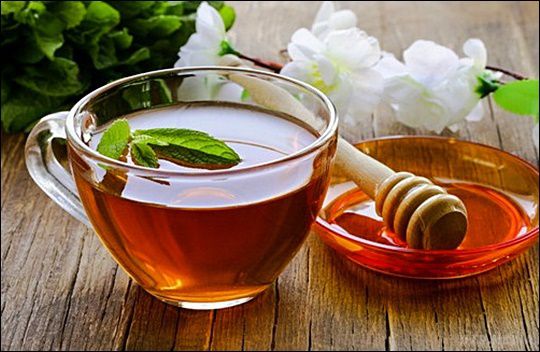  З чим краще, а з чим не можна пити чай - ламання традицій. Виявляється більшість звичок некорисні, а деякі відверто шкідливі, заявляють дієтологи.