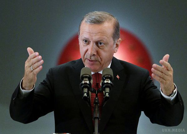 Ердоган назвав Голландію "банановою республікою"- напруга зростає. Турецький лідер закликав ввести санкції проти Нідерландів.