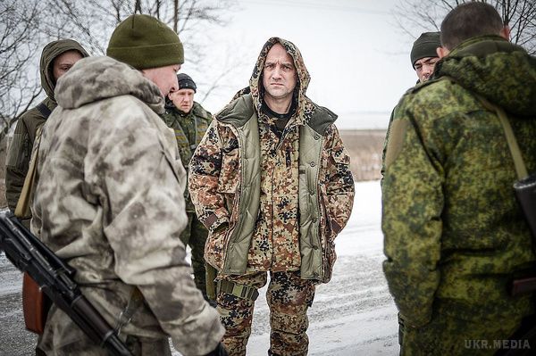 "Я виступаю за мир!", - сказав російський письменник Прилєпін і віддав наказ "Вогонь!" (відео). Російський письменник Захар Прилєпін знову вразив безмежним цинізмом.