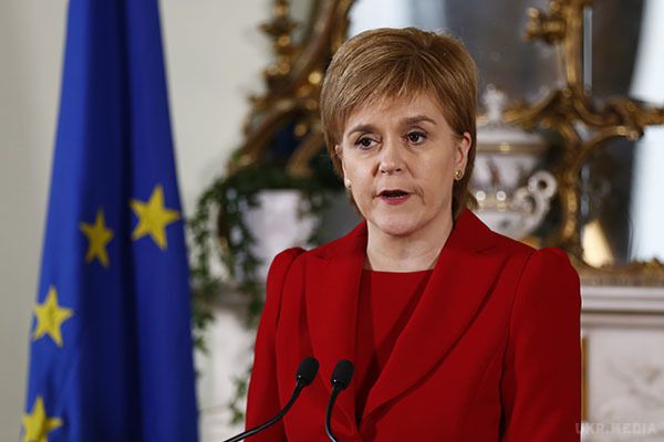 Шотландія починає підготовку до нового референдуму про незалежність. Перший міністр Шотландії Нікола Стерджен оголосила, що вона запросить дозвіл регіонального парламенту на проведення повторного референдуму про незалежність, оскільки більшість шотландців висловилися проти "брексита" і хочуть залишитися в Євросоюзі.