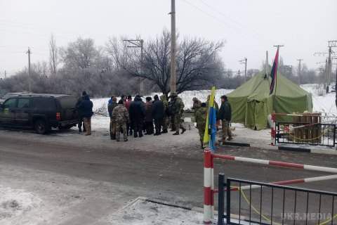Силовики захопили редут блокади в Кривому Торці. СБУ та КОРД затримали учасників акції.