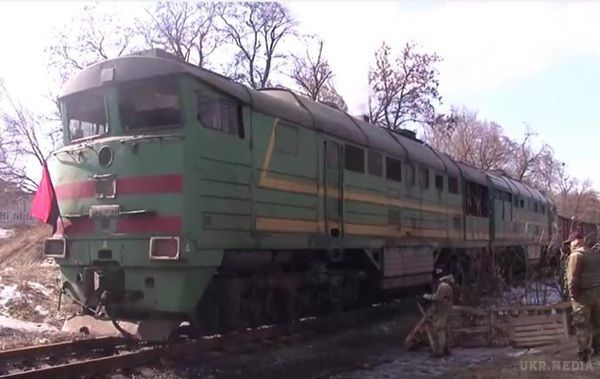 У штабі блокади Донбасу попередили про підрив залізничних шляхів. Якщо блокаду почнуть атакувати, партизани будуть підривати залізничні гілки.