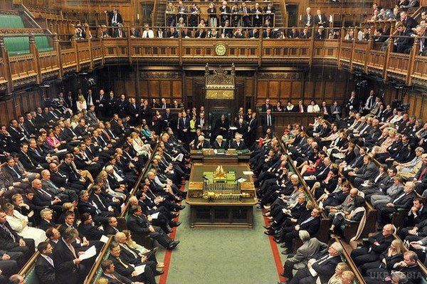 Палата лордів британського парламенту затвердила законопроект про вихід Великої Британії з ЄС. Палата лордів британського парламенту 13 березня схвалила остаточний варіант законопроекту, що дає уряду право розпочати процес виходу Великої Британії з Європейського союзу. 