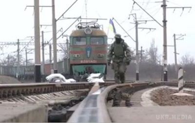 Блокувальники розграбували поїзд – Аброськін. Ситуація в районі блокади повністю контролюється правоохоронцями.