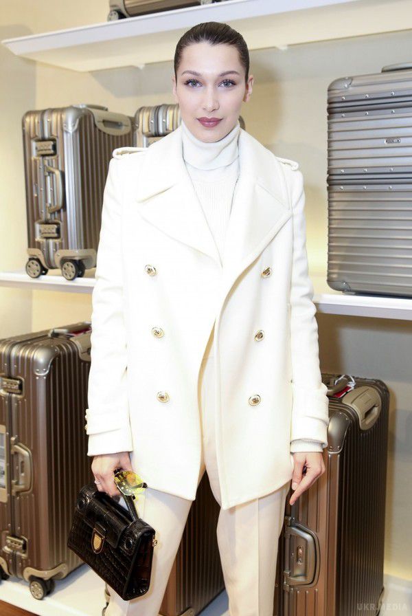 Образ дня: Белла Хадід в пальто Dior на вечірці в рамках паризького Тижня моди. 6 березня в рамках паризького Тижня моди пройшов коктейльна вечірка Rimowa cocktail party, на яку власною персоною завітав топ-модель Белла Хадід.

 
