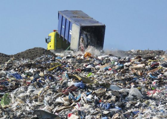 Поліція зафіксували 21 факт перевезення сміття із Львівської області у інші регіони країни. Відкрито понад 10 проваджень