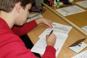 Сьогодні в Україні останній день реєстрації на ЗНО. Дату подачі документів визначають за відбитком штемпеля на поштовому конверті.
