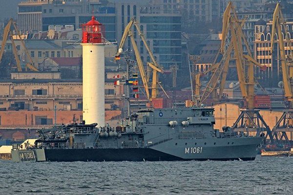 До Одеси зайшли чотири кораблі НАТО (фото). В порт Одеси зайшли кораблі з'єднання постійної військово-морської мінної групи НАТО № 2 (SNMCMG2), повідомляє прес-служба Військово-морських сил ЗСУ на своїй сторінці в Facebook.