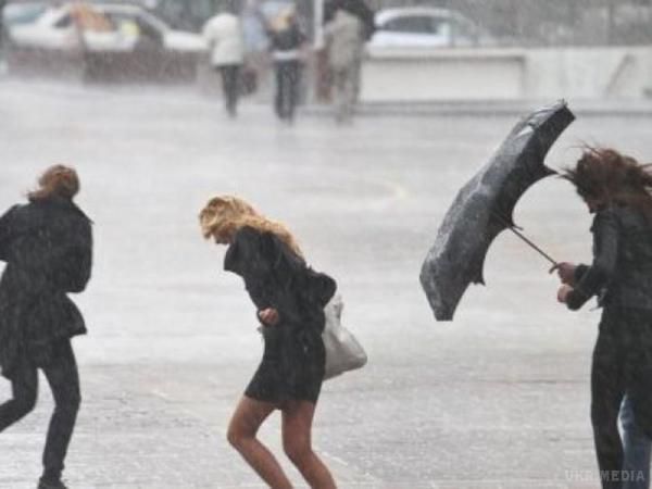 Синоптик попередила Україну про "циклон із темпераментом". У неділю, 19 березня, в Україну з півночі Польщі прийде циклон з атмосферними фронтами, який принесе дощі, сніг і холодне повітря.