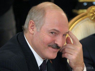Лукашенко: У Білорусі «п'ята колона» намагається нагнітати ситуацію. В Білорусії «п'ята колона» за активної допомоги, в тому числі фінансової, від деяких західних фондів намагається нагнітати ситуацію. Заяву про це зроблено Олександром Лукашенком.