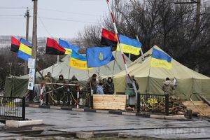 Блокада Донбасу: хто "кришує" каравани контрабанди. Фатальна помилка "блокадників", і хто від цього виграє.