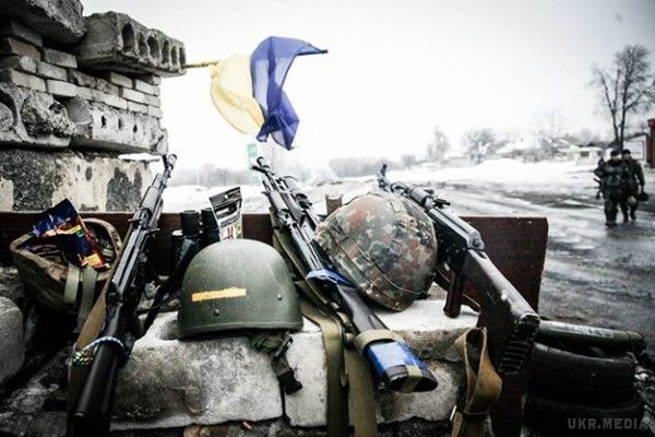 В зоні АТО поранені троє українських військових, - штаб. Також було зафіксовано 94 обстрілу позицій сил ЗСУ.