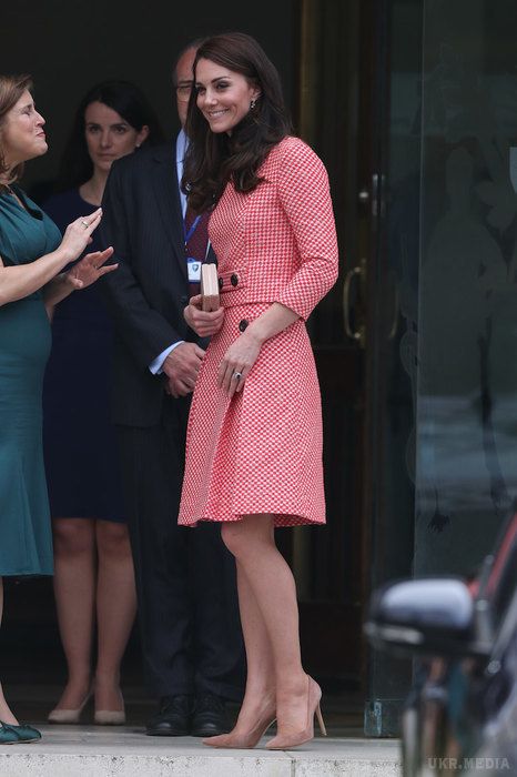 Вони схожі! Наречену принца Гаррі назвали «модною копією» Кейт Міддлтон (фото). 35-річна герцогиня Кетрін стала іконою стилю не тільки у британців, але і у всьому світі. 