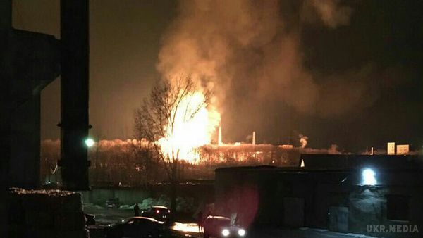 У Росії горить цех готової продукції в Казанському пороховому заводі, одна людина загинула. Повідомляється, що пожежа виникла у цеху готової продукції. 
