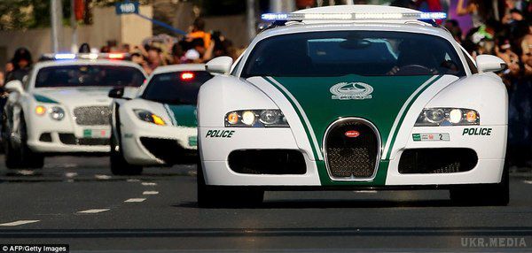 Поліцейські автомобілі Дубая потрапили в Книгу рекордів Гіннесса. Гіперкари, на яких роз'їжджають охоронці порядку, здатні розганятися до 407 кілометрів на годину