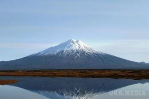 На Камчатці почав вивергатися сплячий 200 років вулкан. Камбальний вже вчинив викид попелу на висоту близько шести кілометрів.