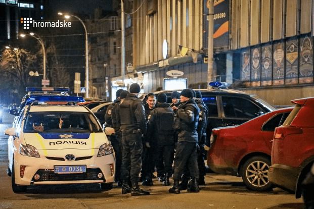 У центрі Києва розстріляли чоловіка. В Києві сталася стрілянина, поранений чоловік.
