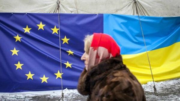 У Європі назвали "остаточну" дату отримання Україною безвиза. Брюссельський журналіст Рікард Йозвяк назвав дату коли "безвиз" вступить в силу.