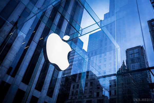 Apple довела, що не копіювала дизайн iPhone. Apple виграла патентну суперечку з Shenzhen Baili, через яку продаж iPhone 6 і iPhone 6 Plus було повністю зупинено на території Китаю.