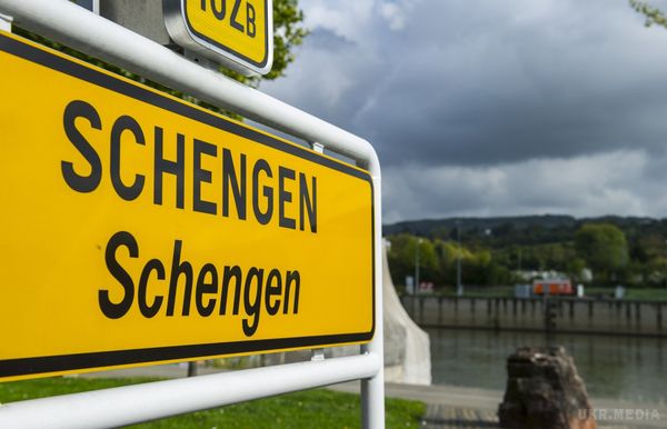 Італія призупинить дію Шенгенської угоди. У зв'язку з проведенням саміту Великої сімки у травні цього року Італія майже на місяць призупинить дію Шенгенської угоди