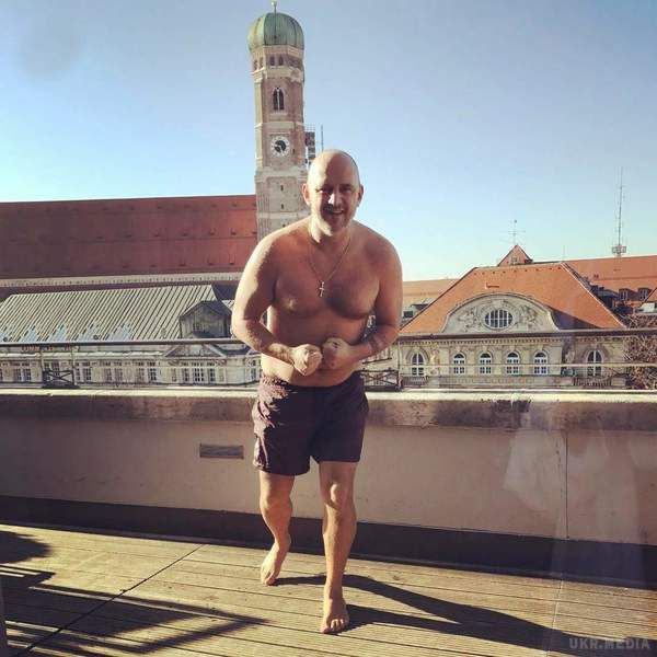 Схудлий Потап похвалився оголеним торсом. Популярний український співак Потап опублікував нове фото, на якому показав своє подкаченное спортивне тіло.
