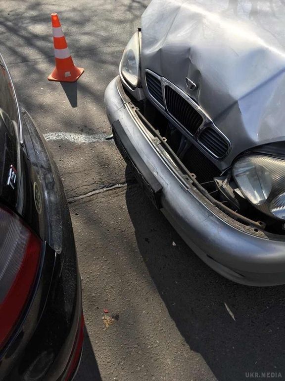 "Освятили автомобіль": п'яні священики на "Ланосі" влаштували ДТП у Луцьку. Про це заявив лучанин Ілля Токаренко на своїй сторінці в соцмережі Facebook.