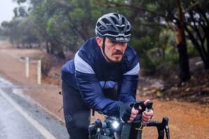 В Австралії під час гонки загинув відомий велогонщик. За інформацією британських ЗМІ, спортсмена на трасі збив автомобіль