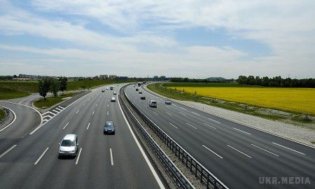 Українцям пообіцяли нову швидкісну трасу. Cкоростная траса з'єднає Грецію, Румунію, Болгарію і Україну.