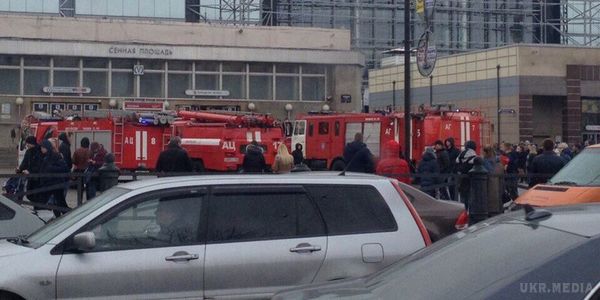 В Росії у Санкт-Петербурзі в метро прогримів вибух, багато загиблих(відео). Десять чоловік, за попередніми даними, загинули в результаті вибуху у вагоні метро на станції  метро "Садова"в Санкт-Петербурзі.