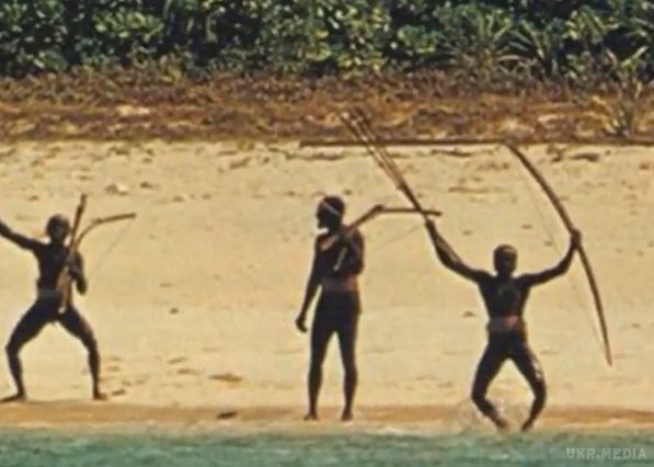 Плем'я дикунів нікого не пускає на свій острів (відео). Здається, що на Землі не залишилося місць не займаних сучасною цивілізацією, але це не так.