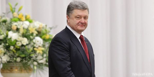  Україна завершує переговори з Канадою про постачання зброї -Порошенко. Переговори про постачання Україні зброї з Канади знаходяться на завершальній стадії.