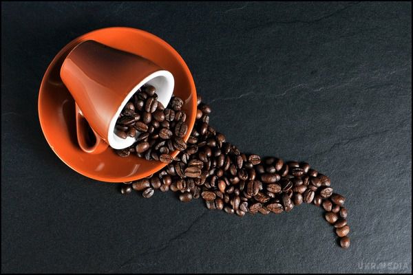 Що роблять з органами 3 чашки кави в день. Кава знижує рівень цукру в крові, так що люди, які регулярно бавляться цим напоєм, захищають себе від діабету другого типу. 