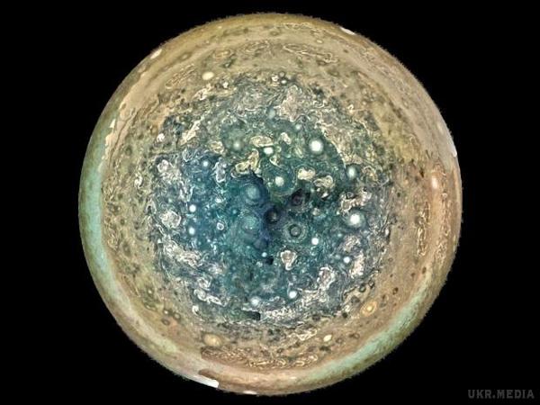 Фото Юпітера: Зонд Джуно показав Юпітер таким, яким його ще ніколи не бачили (фото). Зонд НАСА, "Джуно" (Juno) відправив захоплюючі дух нові фото Юпітера.