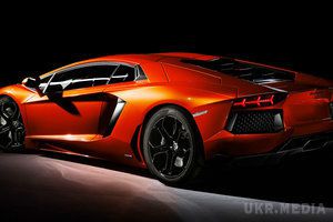 Lamborghini Aventador: гібрид автомобіля і вогнемета (відео). Вихлопна труба в прямому сенсі слова вивергає "вогонь і сірку".