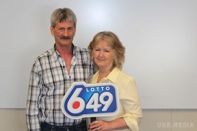 Подружжя втретє виграло у лотерею. Барбара і Дуглас Фінк з канадського Едмонтона виграли третю лотерею за своє спільне життя.